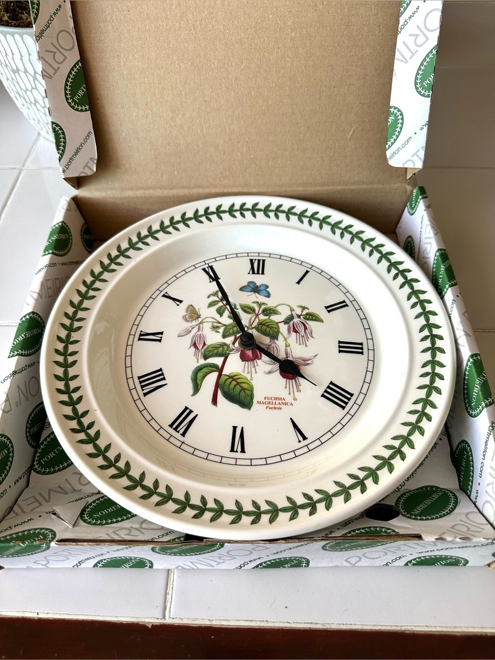 Portmeirion Botanic Garden Fuchsia 10” Wall Clock Made in Britain Works w/ Box - Picture 2 of 6
